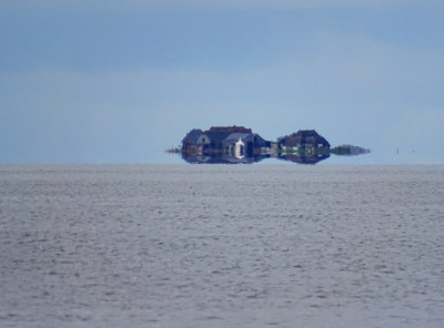 DSC08334k.jpg (322.55 KiB) 1739 mal betrachtet Klingonenschiff<br />Aufgenommen an 29.08.2023, 11:38 MESZ, auf der MS Eilun bei Langeness.