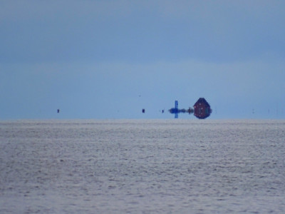 DSC08335k.jpg (320.29 KiB) 1739 mal betrachtet Ferner Hafen<br />Aufgenommen an 29.08.2023, 11:39 MESZ, auf der MS Eilun bei Langeness.