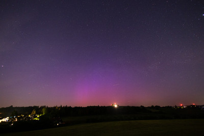 Uhrzeit: 23:25 Uhr MESZ