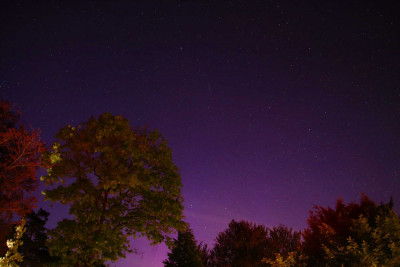 violettes Glühen um 23:24 MESZ