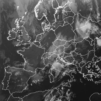 Abb. 1: Satellitenbild (Infrarot) vom 12.06.2024, 00:15 UTC (= 02.15 MESZ).<br />Quelle: https://wetterzentrale.de/, lizenziert unter https://creativecommons.org/licenses/by-nc/4.0/ .