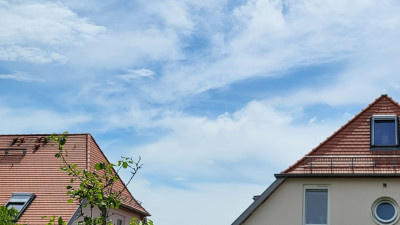 ZHB 1 am 27:05.2024 12:24 h UTC war so schwach, dass er fotogtafisch (Handy) kaum sichtbar ist. München-Ost, Haar