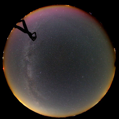 0:53 MEZ, 6mm/3.5 horizontal, ISO6400, 30s