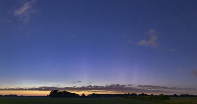 k-2357_02062025-pano.jpg (33.57 KiB) 9216 mal betrachtet 02.06.2025, ca. 23:57 MESZ (24mm, KB; 2-fach Panorama)