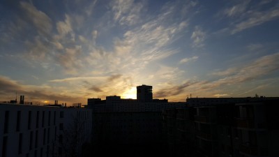 20160422_195343.jpg (95.71 KiB) 5400 mal betrachtet Übersichtsaufnahme mit beiden Nebensonnen und Irisieren