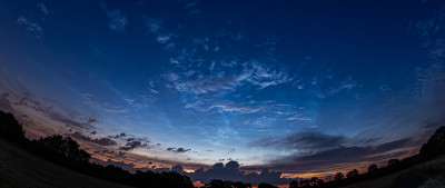 4:24 MESZ, riesiges Display mit H2, Ausschnitt aus 14 mm