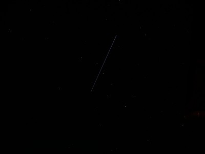 DSC05053k.jpg (36.36 KiB) 9476 mal betrachtet Überflug der ISS am 29.05.2016 um 02:0ß2 MESZ; die ISS verfehlt erneut einen der Deichselsterne des Großen Wagens. Aufgenommen in Oberursel mit einer Sony DSC-HX400V; Belichtungszeit 30s bei Blende 2.8 und ISO 100; Brennweite (analog): 24mm.