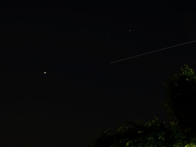 DSC05287k.jpg (254.52 KiB) 9421 mal betrachtet Überflug der ISS am 09.06.2016 um 23:32 MESZ. Aufgenommen in Bonn mit einer Sony DSC-HX400V; Belichtungszeit 30s bei Blende 4 und ISO 100; Brennweite (digital): 16mm.