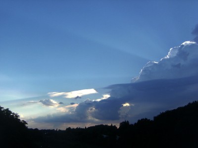 92 WolkenstrahlenCb20160623c.jpg