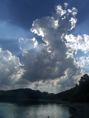 28 CuconDrachenwolke20160827Hennesee.jpg