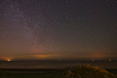 21.05 UTC fotographisches PL &quot;links über&quot; Lichtverschmutzung Bagenkop, kleiner Substorm