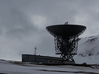 EISCAT-Antenne oberhalb des Bolterdals