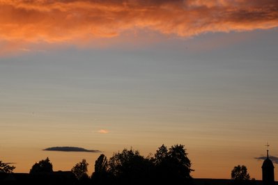 17_09_12_Wolken_Streifen (2).JPG (184.57 KiB) 6164 mal betrachtet 17_09_12_Wolken_Streifen (2).JPG
