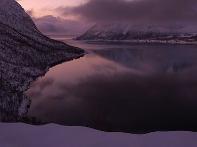 Abb. 2:<br />Abenddämmerung am Bergsbotn (Senja), aufgenommen am 26.01.2018 um 15:14 MEZ